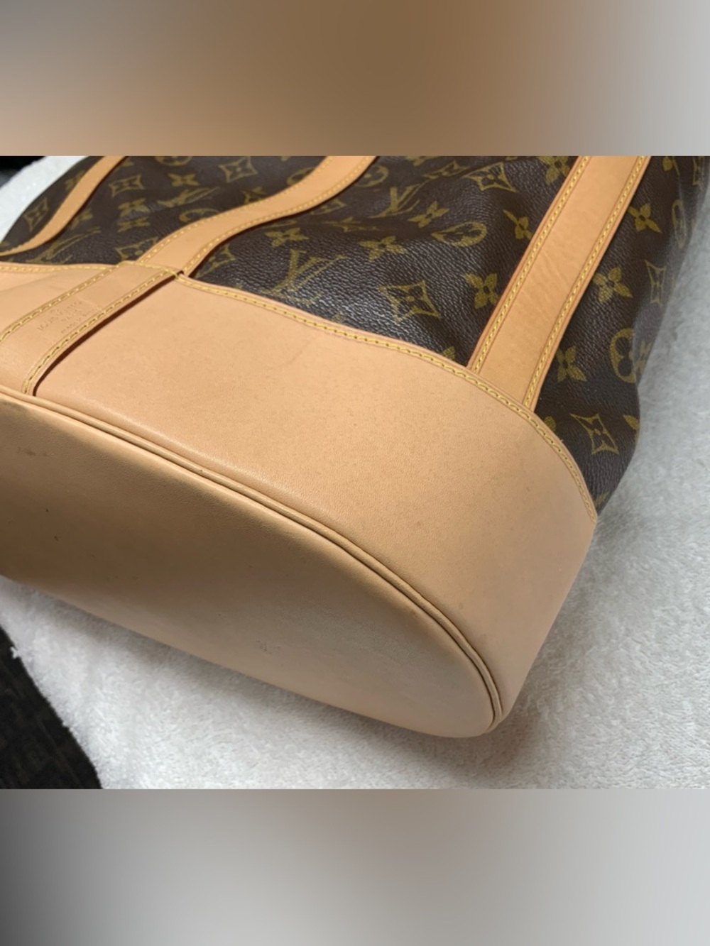 Louis Vuitton Randonnee GM Monogram Backpack - Picture 7 of 16